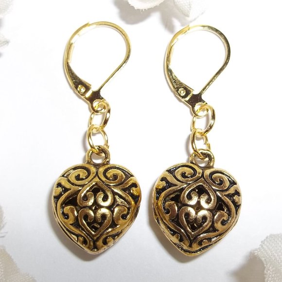 wvluckygirl Jewelry - Simple Gold Heart Earrings Gift Idea for Her 3691